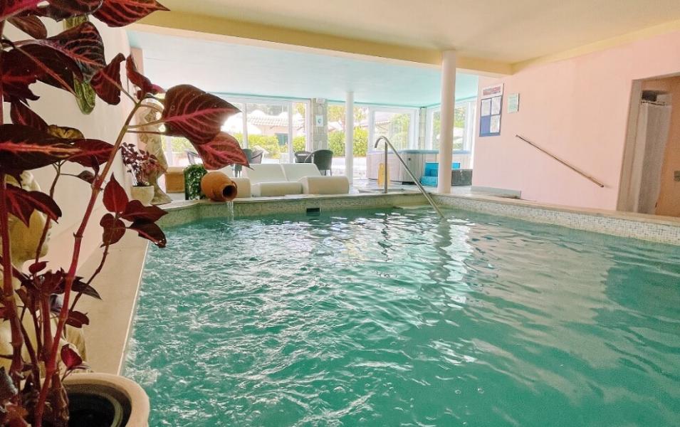 hotellordbyron en swimming-pools 007
